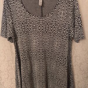 New LuLaRoe Black and Gray Knit Top  Med